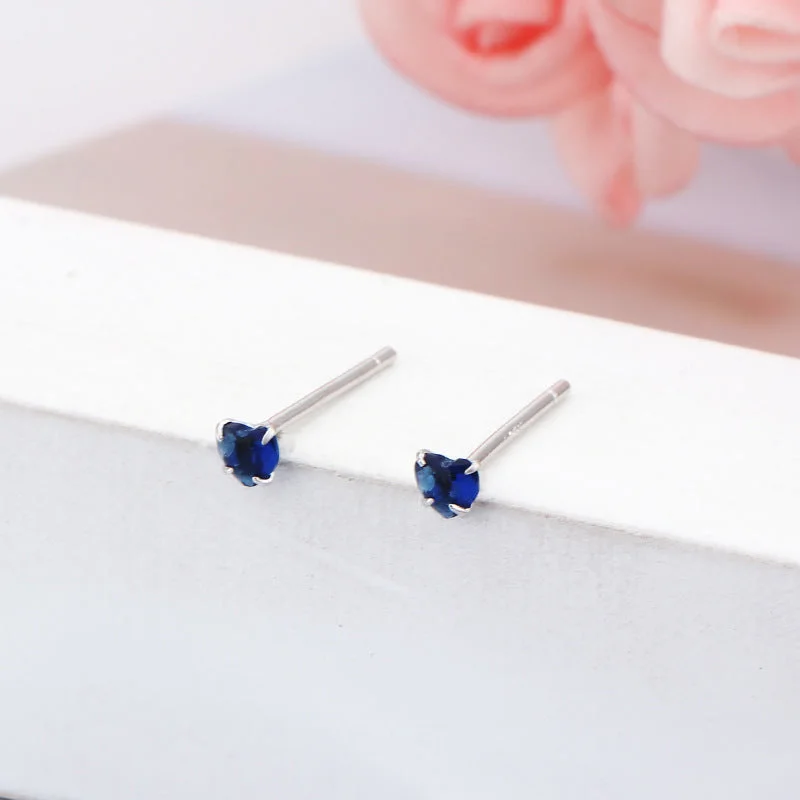 3mm Sapphire Blue Heart-Shaped Stud Earrings