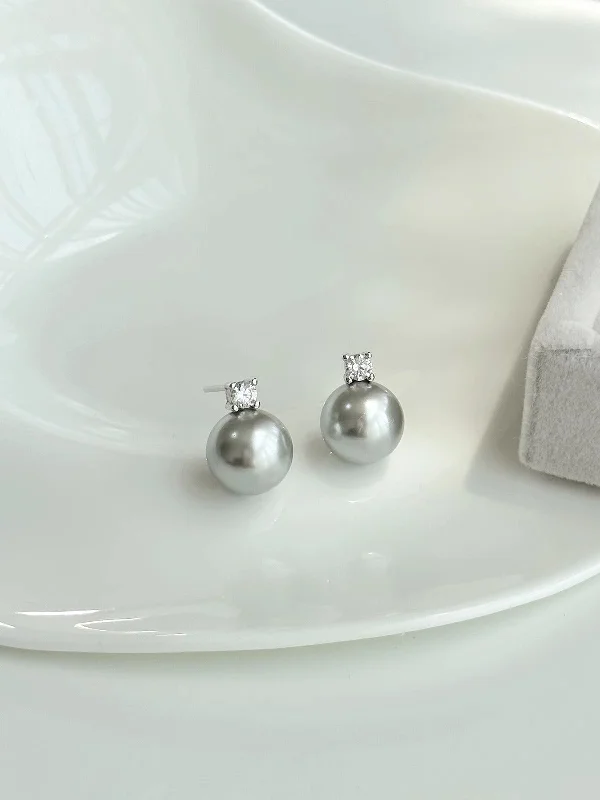 Shijia 12mm Gray Pearl Princess Ear Studs