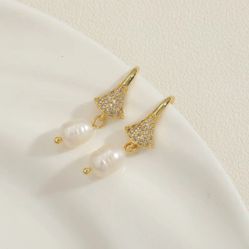 Fan-Shaped Fresh Water Pearl Earrings