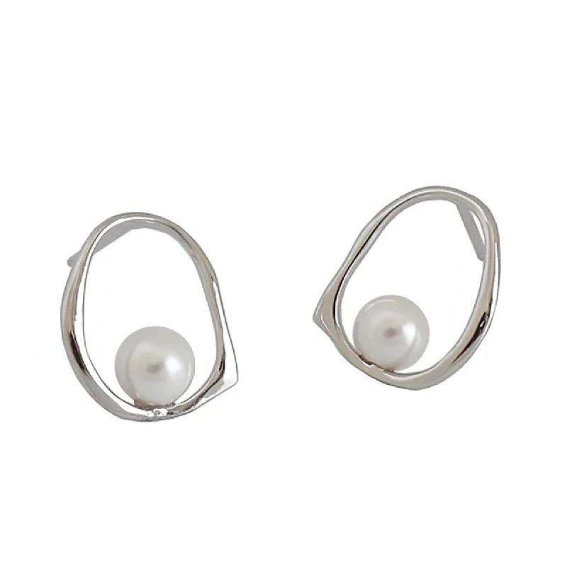 Geometric Ring Shell Pearl Earrings (Color: White Gold Color)