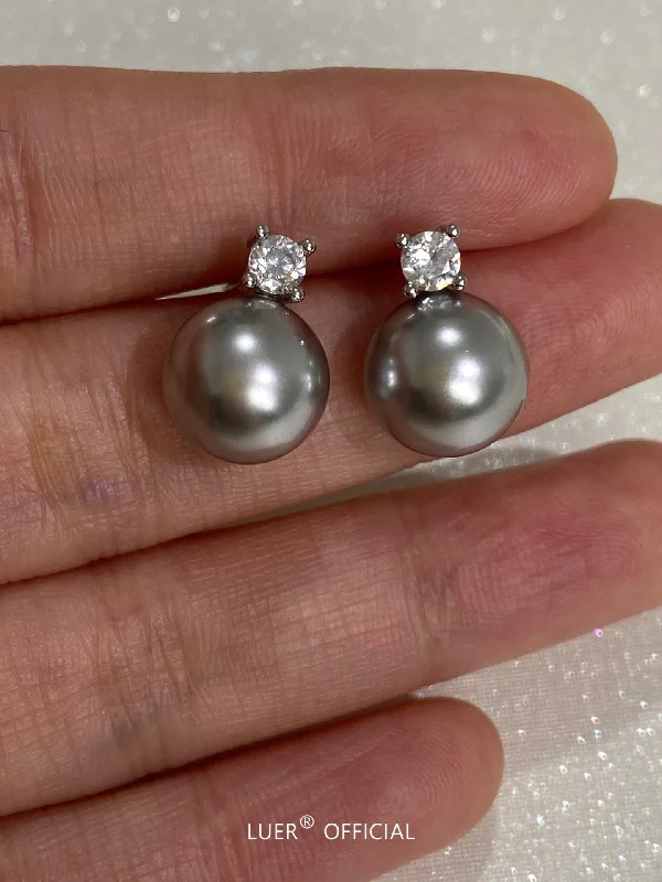 Shijia 10mm Gray Pearl Princess Ear Studs